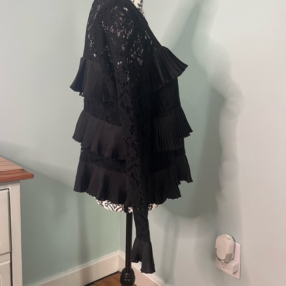 Lace and Ruffle Top - Picture 3 of 6